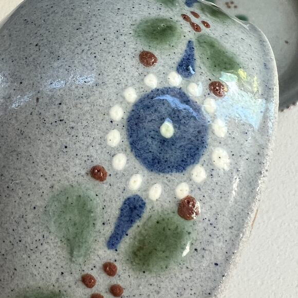 Vintage Stoneware Art Studio Pottery Cheese Dish Hand Painted Flowers Signed - Picture 6 of 15